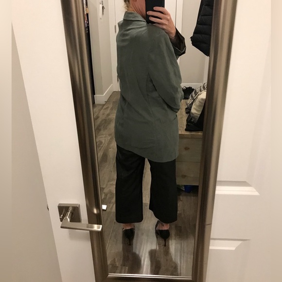 Wilfred “generation” linen blazer in green - med - Picture 10 of 16